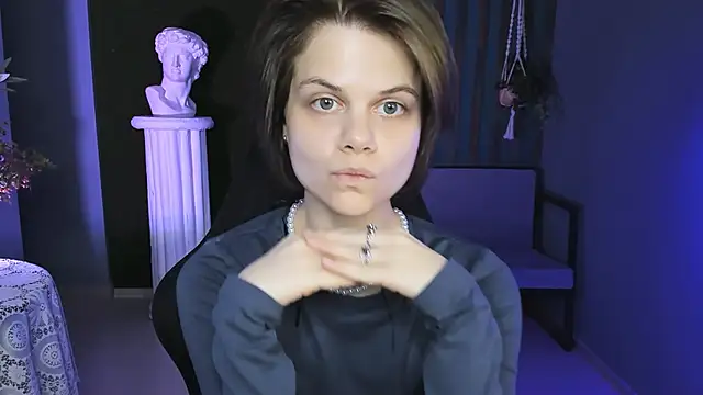 Snapshot of EllieMurler chatting on 10-17-25, 09:12 EllieMurler online show from 10-17-25, 09:12