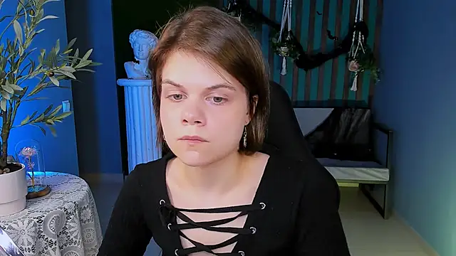 Snapshot of EllieMurler chatting on 10-30-25, 09:11 EllieMurler online show from 10-30-25, 09:11