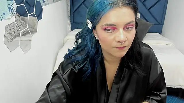 Kiara Cruz   online show from 09-14-25, 01:05