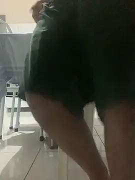 Snapshot of renannoviinho17z chatting on 03-14-26, 11:43 renannoviinho17z online show from 03-14-26, 11:43