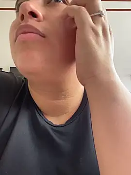 Zoey thompson online show from 04-11-26, 07:40