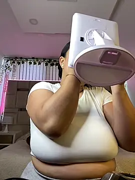 Zoey thompson online show from 04-13-26, 08:36