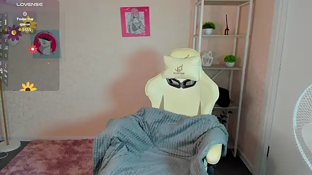 Snapshot of R0cket_bunny chatting on 09-09-25, 01:05 R0cket bunny online show from 09-09-25, 01:05