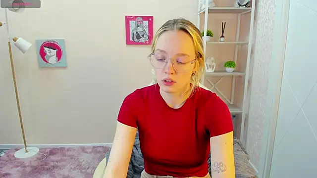 Snapshot of R0cket_bunny chatting on 10-13-25, 01:16 R0cket bunny online show from 10-13-25, 01:16