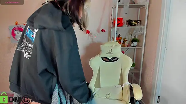 Snapshot of R0cket_bunny chatting on 11-05-25, 01:05 R0cket bunny online show from 11-05-25, 01:05