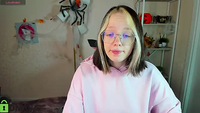 Snapshot of R0cket_bunny chatting on 11-12-25, 01:17 R0cket bunny online show from 11-12-25, 01:17