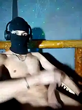 Snapshot of AnthonyDida chatting on 12-17-25, 01:39 AnthonyDida online show from 12-17-25, 01:39