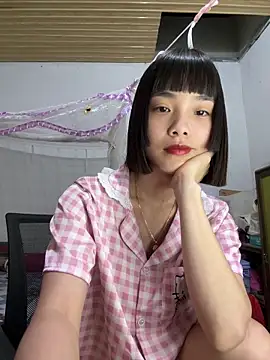 Snapshot of andymi1 chatting on 06-18-26, 02:34 andymi1 online show from 06-18-26, 02:34