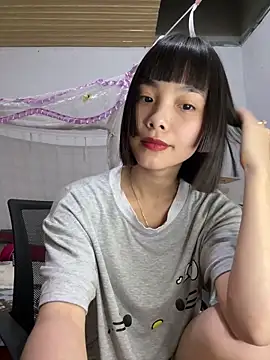 Snapshot of andymi1 chatting on 06-18-26, 12:53 andymi1 online show from 06-18-26, 12:53