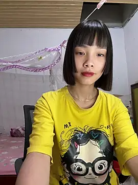 Snapshot of andymi1 chatting on 06-29-26, 01:23 andymi1 online show from 06-29-26, 01:23