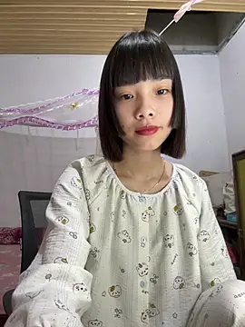 Snapshot of andymi1 chatting on 07-15-26, 02:28 andymi1 online show from 07-15-26, 02:28