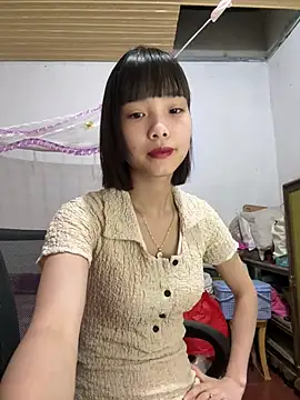 Snapshot of andymi1 chatting on 07-17-26, 02:18 andymi1 online show from 07-17-26, 02:18