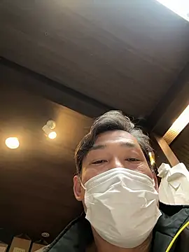 Snapshot of usu0130 chatting on 11-28-25, 01:47 usu0130 online show from 11-28-25, 01:47