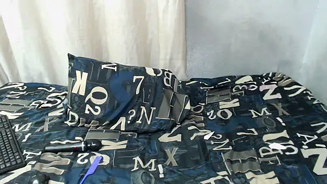 Snapshot of curvydarckcohocolate chatting on 06-18-26, 04:02 curvydarckcohocolate online show from 06-18-26, 04:02