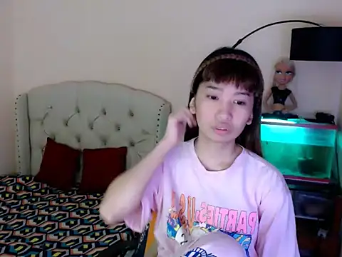 ShantalFoxxy  online show from 02-06-26, 01:10