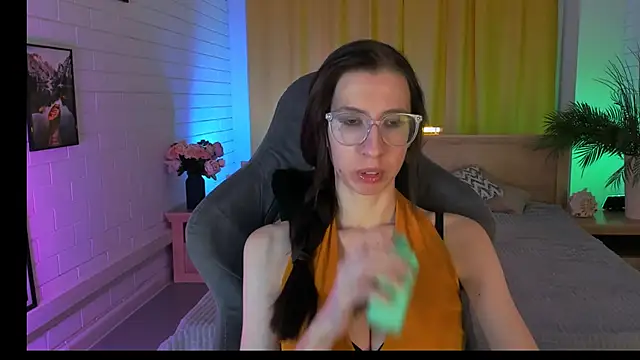 Snapshot of CareyJonas chatting on 10-02-25, 05:20 CareyJonas online show from 10-02-25, 05:20