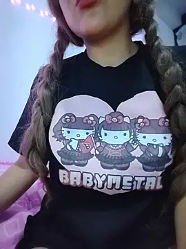 Snapshot of airamoon chatting on 11-06-25, 02:56 airamoon online show from 11-06-25, 02:56