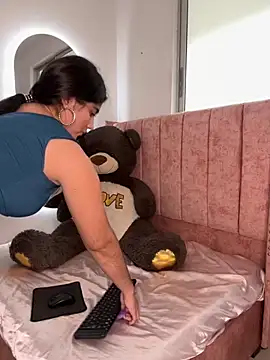 Snapshot of salomecute21 chatting on 11-01-25, 11:56 salomecute21 online show from 11-01-25, 11:56