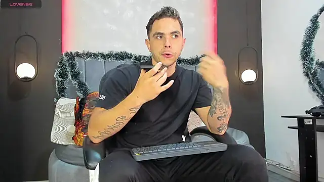 Snapshot of Liam_walk_ chatting on 11-27-25, 10:12 Liam walk online show from 11-27-25, 10:12