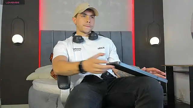 Liam walk  online show from 02-12-26, 09:10