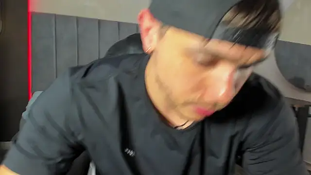 Liam walk  online show from 04-24-26, 07:05