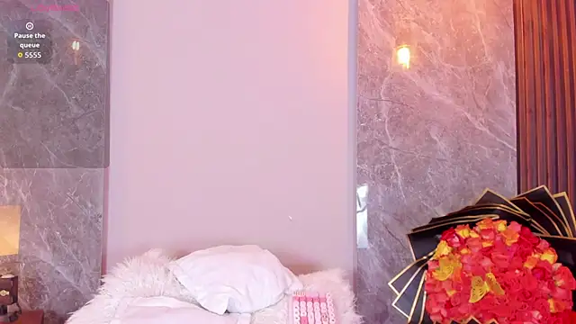 Snapshot of Emma_hunter_ chatting on 09-22-25, 04:14 Emma hunter online show from 09-22-25, 04:14