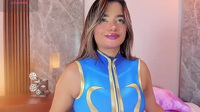 Snapshot of Emma_hunter_ chatting on 10-12-25, 04:22 Emma hunter online show from 10-12-25, 04:22