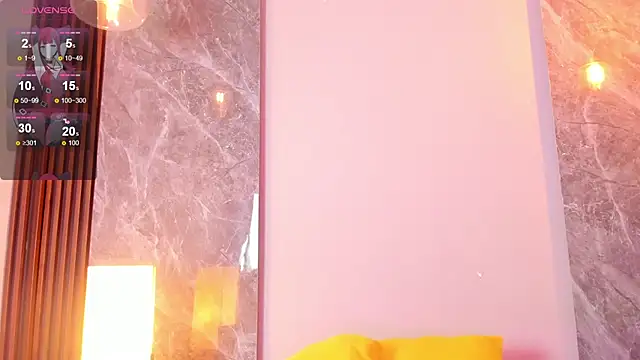 Snapshot of Emma_hunter_ chatting on 11-17-25, 04:18 Emma hunter online show from 11-17-25, 04:18