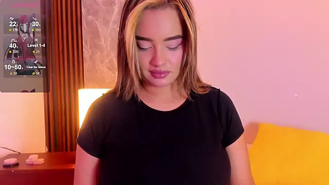 Snapshot of Emma_hunter_ chatting on 11-18-25, 04:06 Emma hunter online show from 11-18-25, 04:06