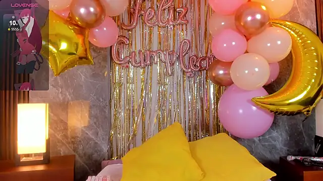 Snapshot of Emma_hunter_ chatting on 11-20-25, 04:45 Emma hunter online show from 11-20-25, 04:45