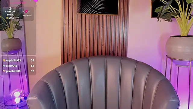 Snapshot of artemish__ chatting on 11-13-25, 12:26 artemish online show from 11-13-25, 12:26