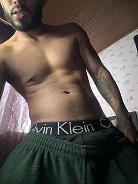 Snapshot of TU-MORENOO chatting on 09-18-25, 05:15 TU-MORENOO online show from 09-18-25, 05:15