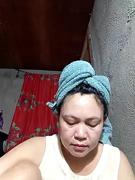 Everleigh mom online show from 10-03-25, 02:30