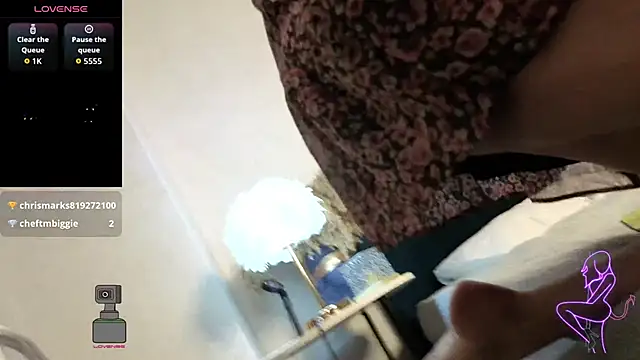 Snapshot of Lia_Reyn chatting on 09-21-25, 02:13 Lia Reyn online show from 09-21-25, 02:13