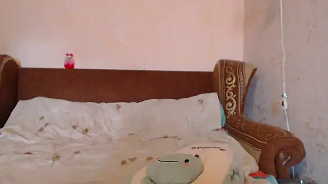 Snapshot of Veronica-Luxs chatting on 10-15-25, 08:03 Veronica-Luxs online show from 10-15-25, 08:03