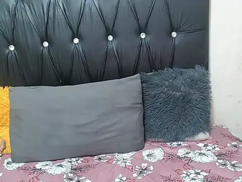 Lsnickykhanyile online show from 11-10-25, 09:25