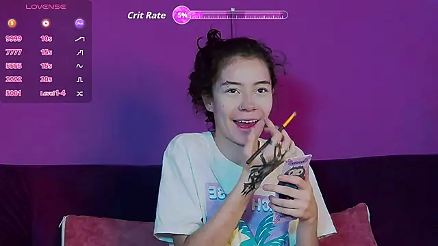 Snapshot of RavennMoonn chatting on 09-17-25, 07:59 RavennMoonn online show from 09-17-25, 07:59