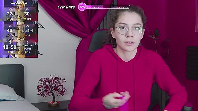 Snapshot of RavennMoonn chatting on 09-30-25, 07:52 RavennMoonn online show from 09-30-25, 07:52