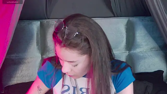 Snapshot of RavennMoonn chatting on 10-08-25, 06:27 RavennMoonn online show from 10-08-25, 06:27