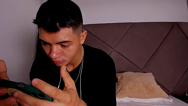 andrew colleman online show from 09-16-25, 02:45