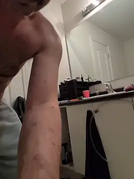 Snapshot of cloudymatt chatting on 11-10-25, 12:42 cloudymatt online show from 11-10-25, 12:42