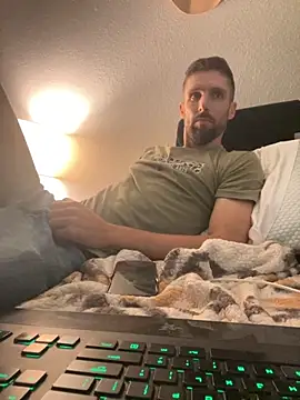 Snapshot of thejohnryancollection chatting on 09-22-25, 02:08 thejohnryancollection online show from 09-22-25, 02:08