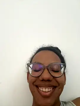 Snapshot of Valen1800 chatting on 10-20-25, 08:31 Valen1800 online show from 10-20-25, 08:31