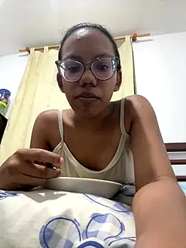 Snapshot of Valen1800 chatting on 11-11-25, 02:00 Valen1800 online show from 11-11-25, 02:00