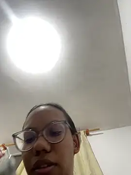 Snapshot of Valen1800 chatting on 11-20-25, 12:55 Valen1800 online show from 11-20-25, 12:55