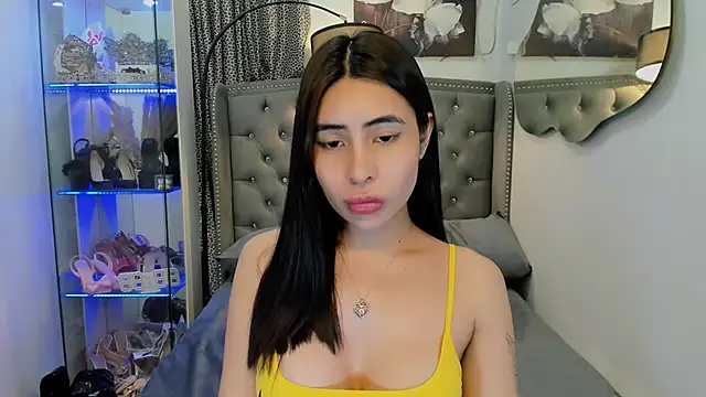 Claudia empress online show from 10-20-25, 08:20