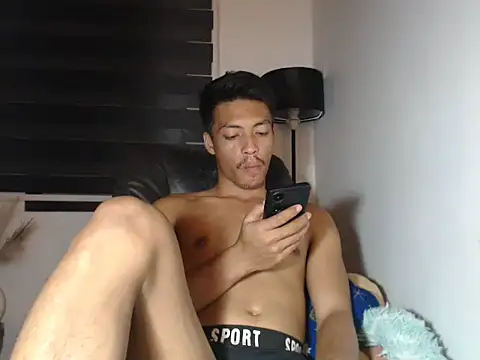 Snapshot of Asian_gregor chatting on 12-18-25, 03:18 Asian gregor online show from 12-18-25, 03:18