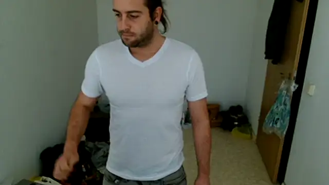 Snapshot of hei_69 chatting on 10-21-25, 03:46 hei 69 online show from 10-21-25, 03:46