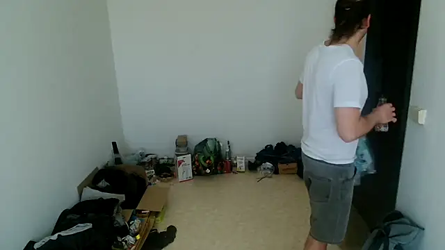 Snapshot of hei_69 chatting on 12-20-25, 11:28 hei 69 online show from 12-20-25, 11:28