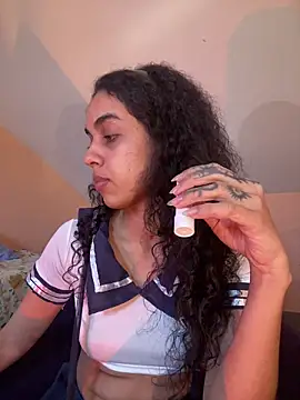 Snapshot of Sora_pasquale chatting on 10-27-25, 03:05 Sora pasquale online show from 10-27-25, 03:05